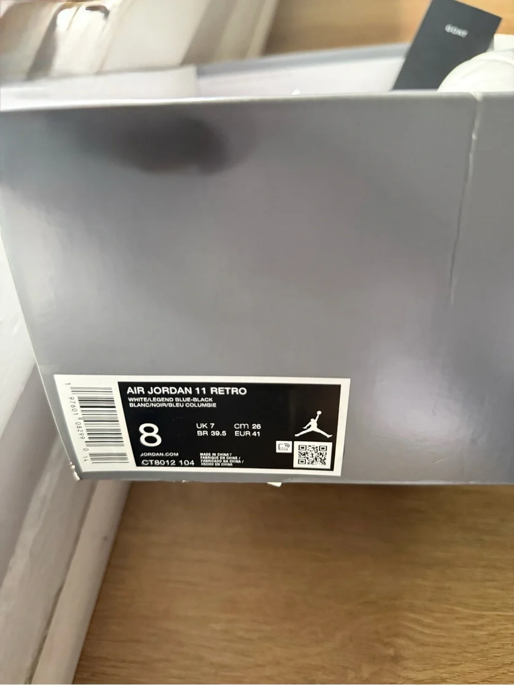 Jordan Air Jordan 11 Retro Box — White and Blue